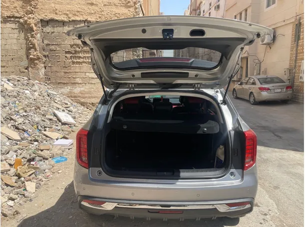 Car image 20