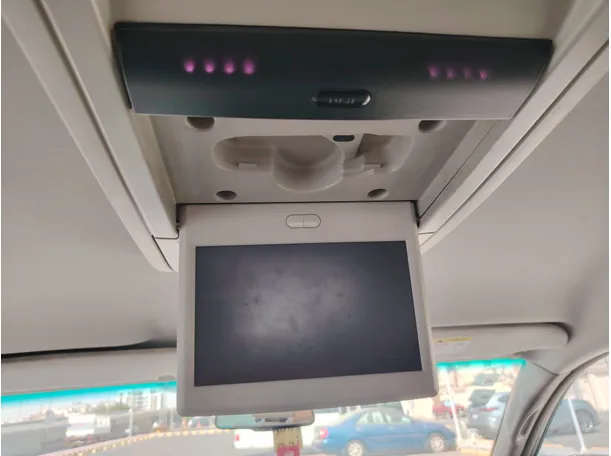 Car image 26
