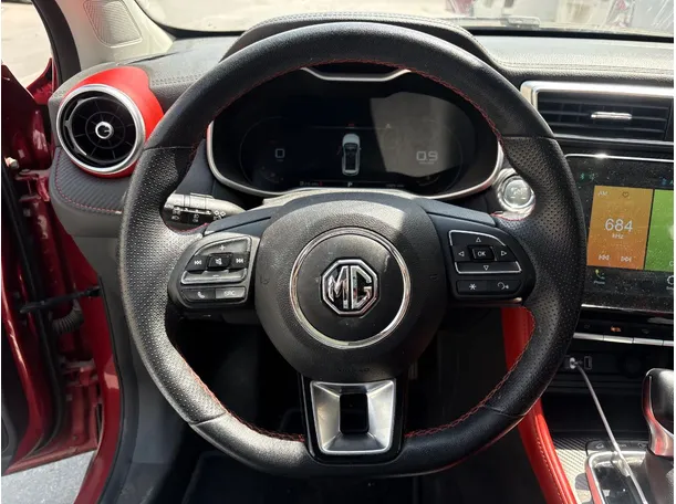 Car image 14