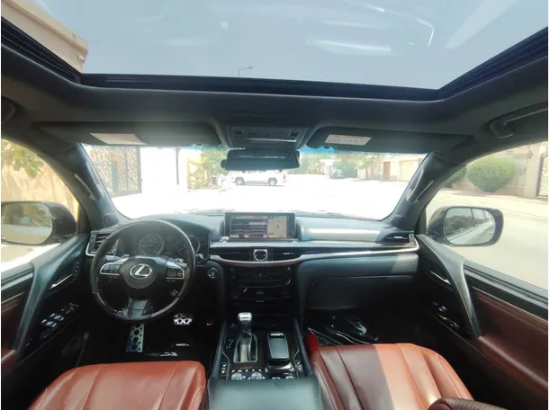 Car image 20