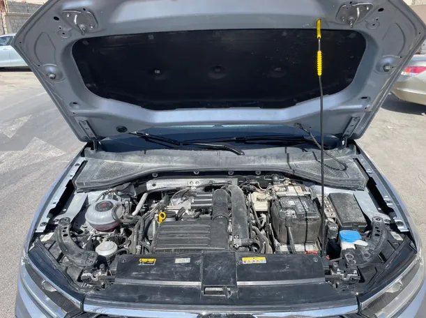 Car image 25