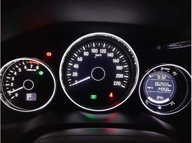 Car image 18
