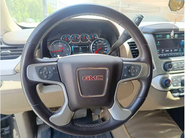Car image 24
