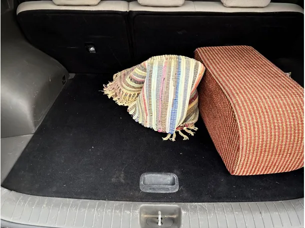 Car image 25