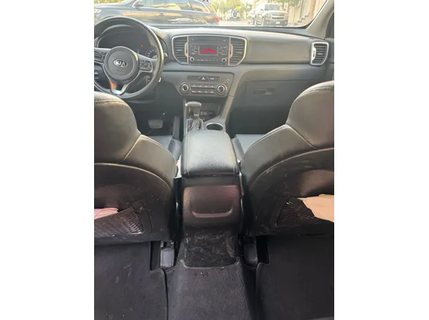 Car image 17