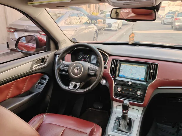 Car image 18