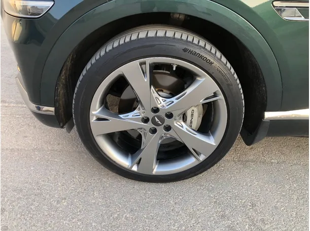 Car image 10