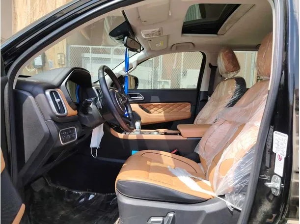 Car image 13