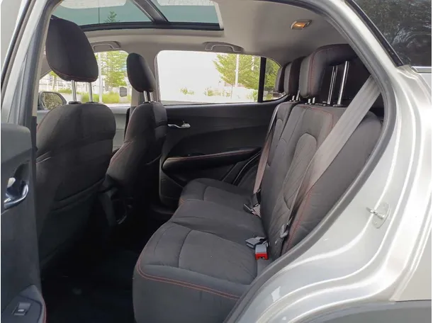 Car image 13