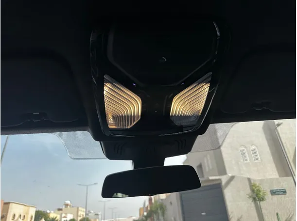 Car image 25