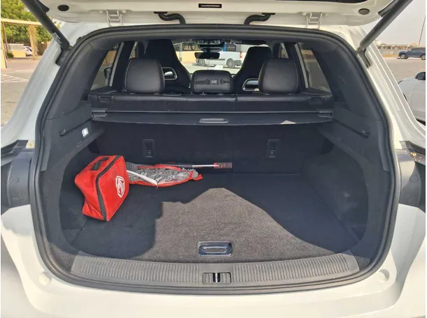 Car image 21