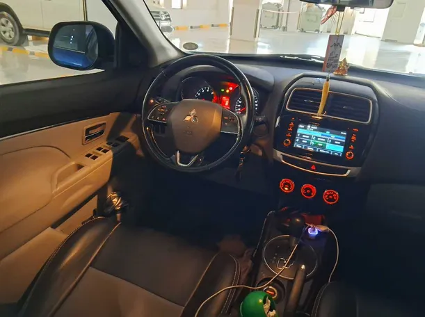 Car image 16