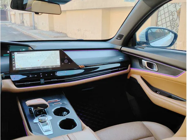 Car image 20
