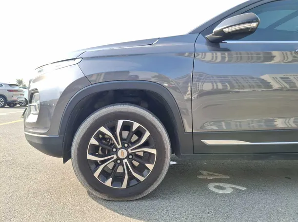 Car image 9