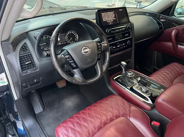 Car image 12