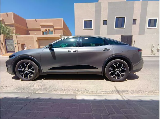 Car image 10