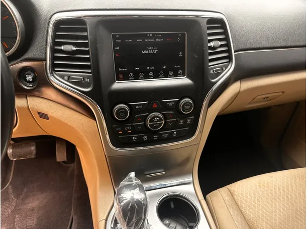 Car image 19