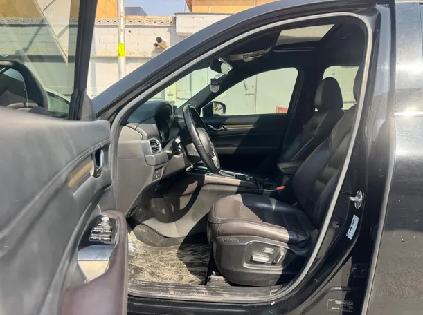 Car image 11