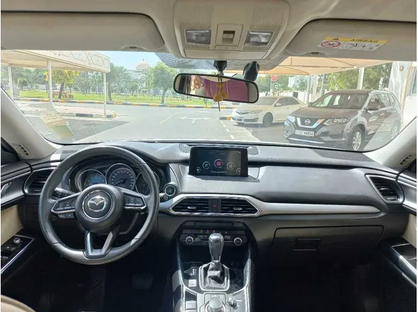 Car image 15