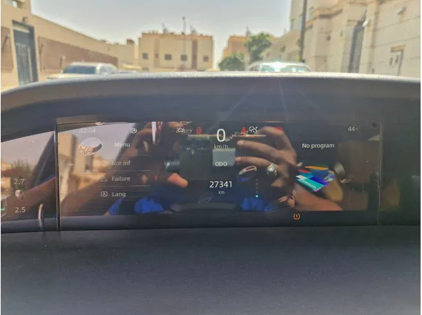 Car image 19