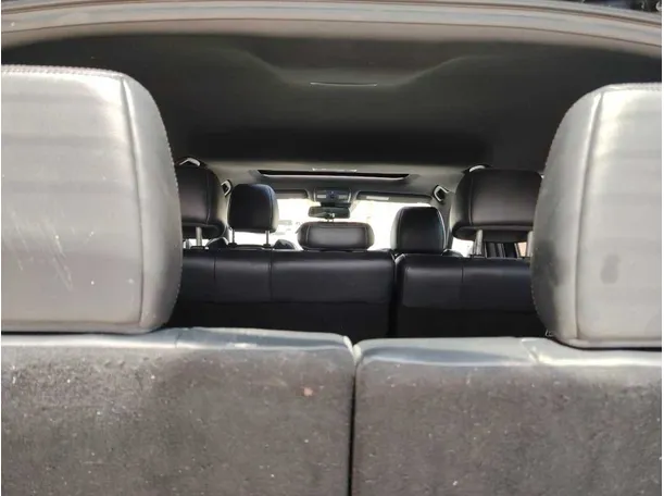 Car image 30