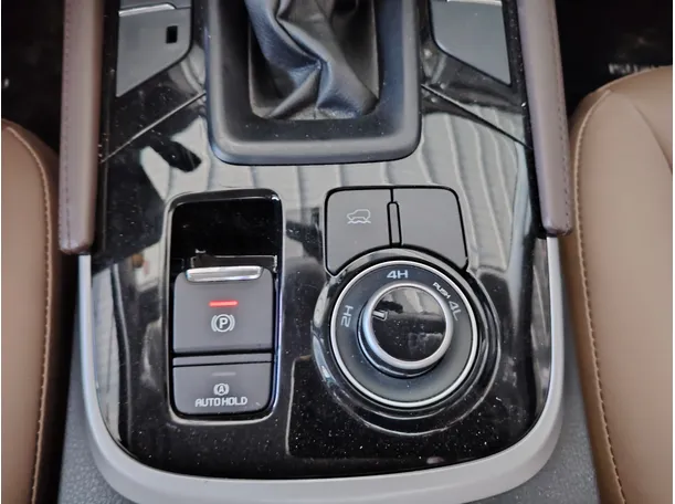 Car image 26