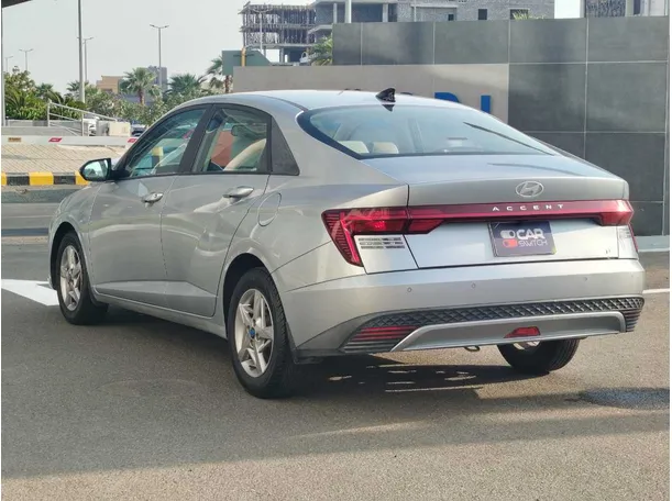 Car image 7