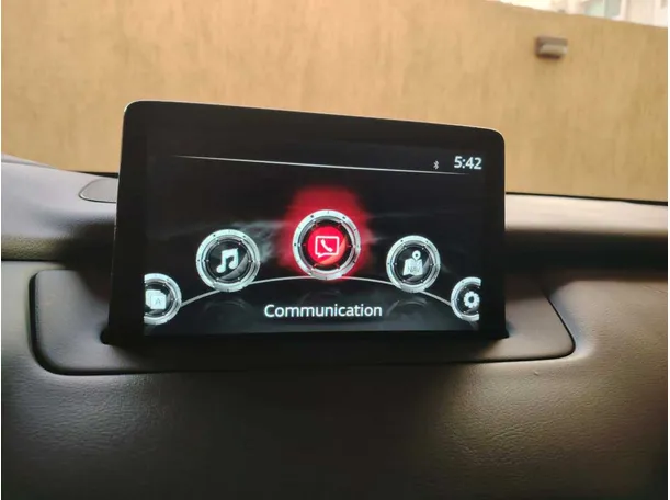 Car image 26