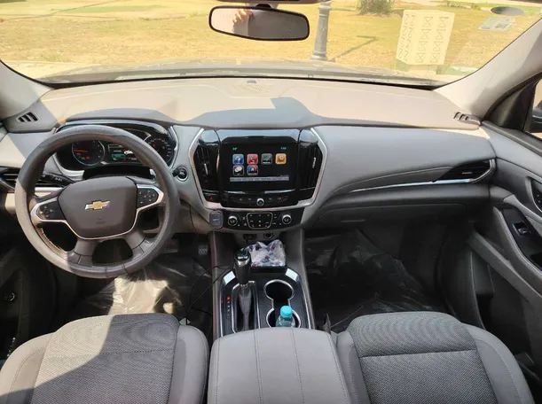 Car image 25