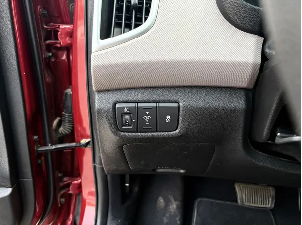 Car image 26