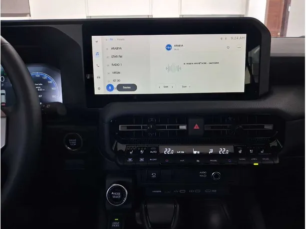 Car image 18
