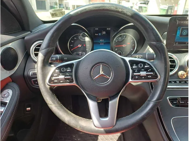 Car image 18