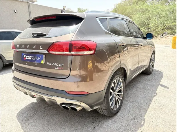 Car image 5