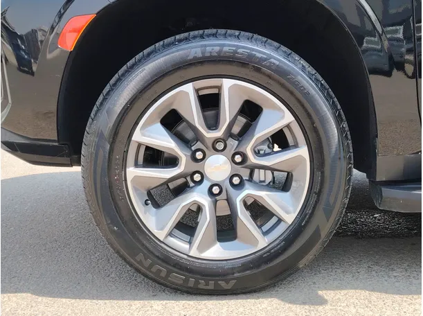 Car image 10