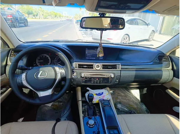 Car image 21