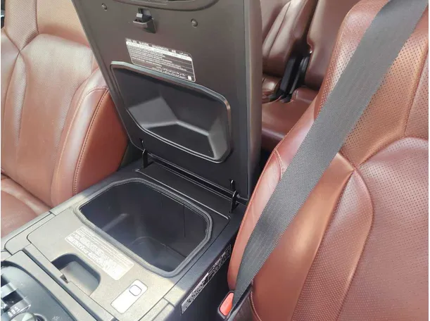 Car image 34