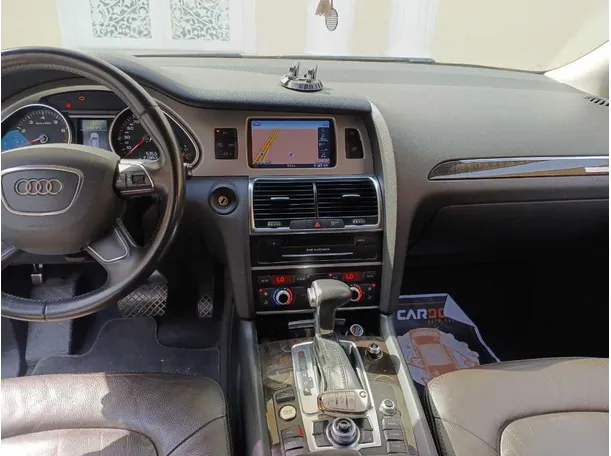 Car image 16