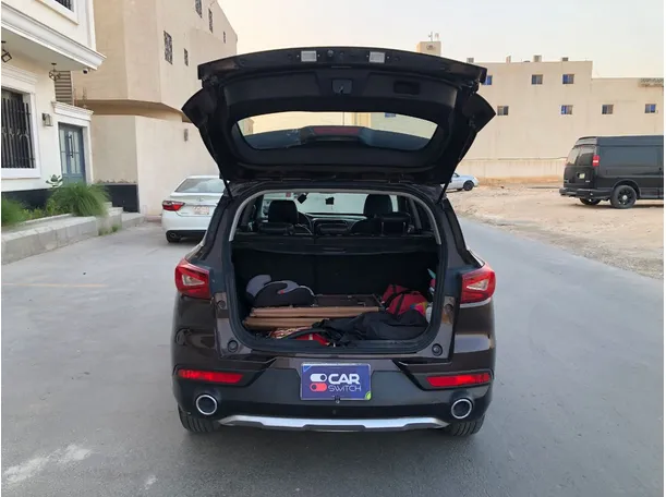 Car image 18