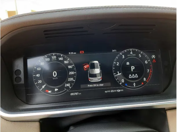 Car image 18