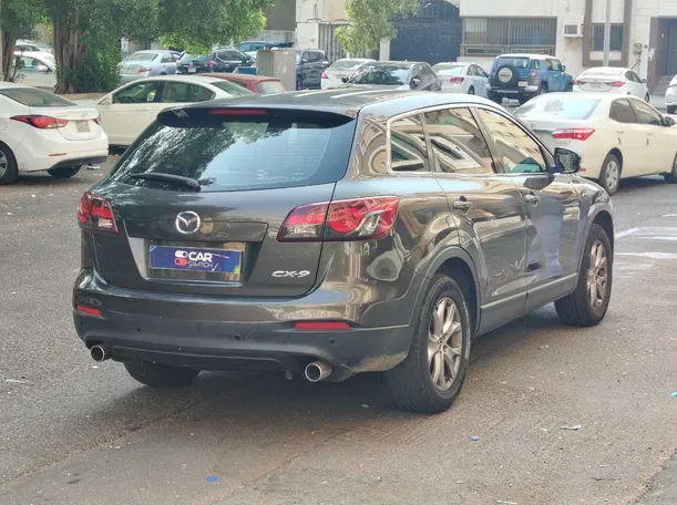 Car image 5