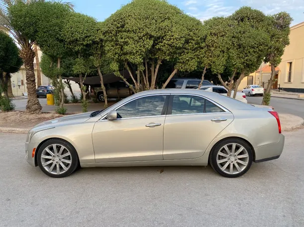 Car image 8