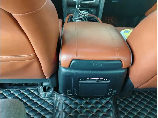 Car image 23