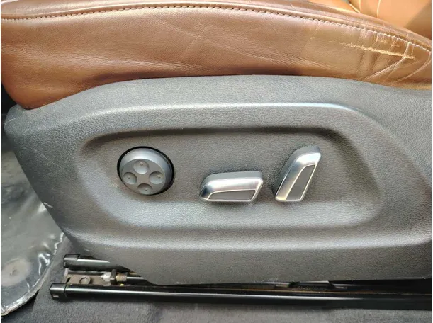 Car image 35