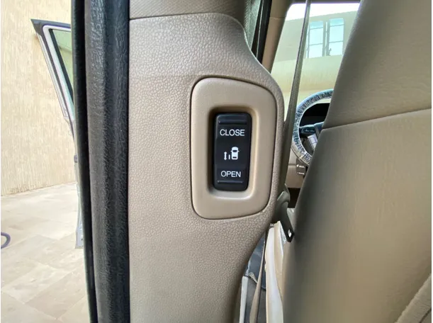 Car image 27