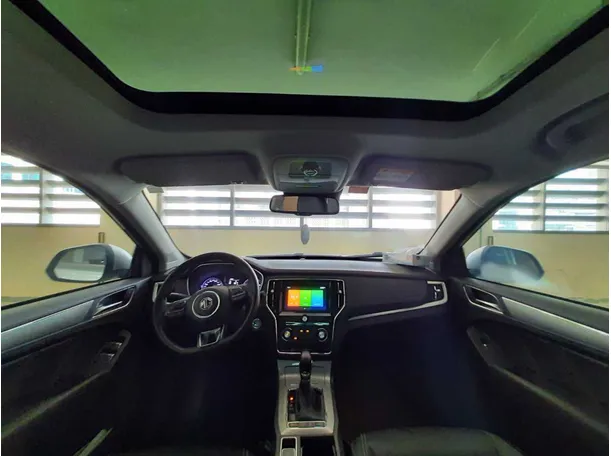 Car image 14