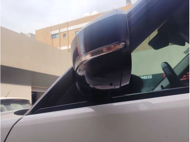 Car image 37