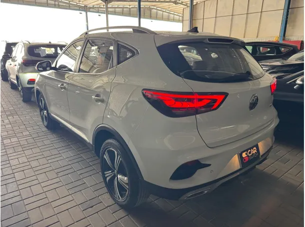 Car image 6