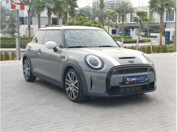 Car image 4