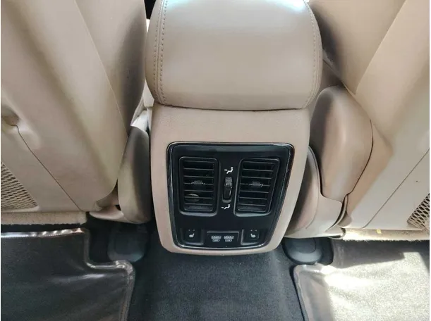 Car image 38
