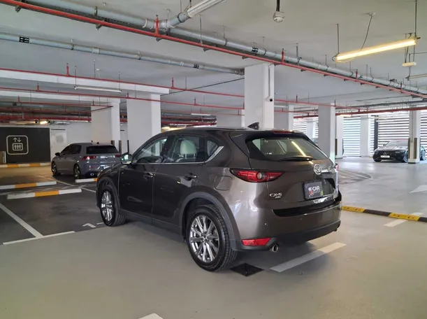 Car image 7